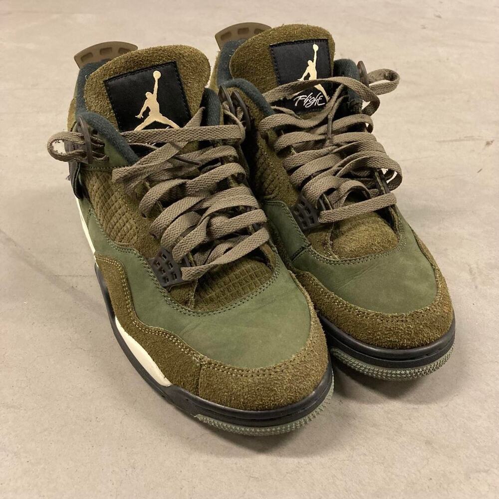 Jordan 4 Retro SE army green . Size US 10